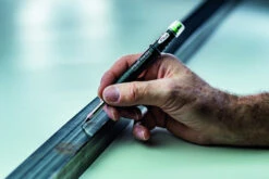 Pica 7070 Fine Dry Markeerpotlood 24 Pica 7070 Fine Dry Markeerpotlood -Pro Gereedschap Verkoop 7070 fine dry use 3 print.jpg 1200x600 0973debc88