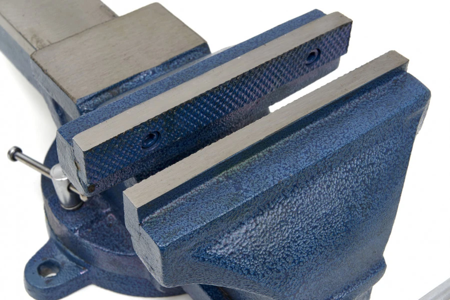 HBM Profi 150 Mm Bankschroef Met Draaibaar Onderstel 9 HBM Profi 150 Mm Bankschroef Met Draaibaar Onderstel - Afbeelding 7